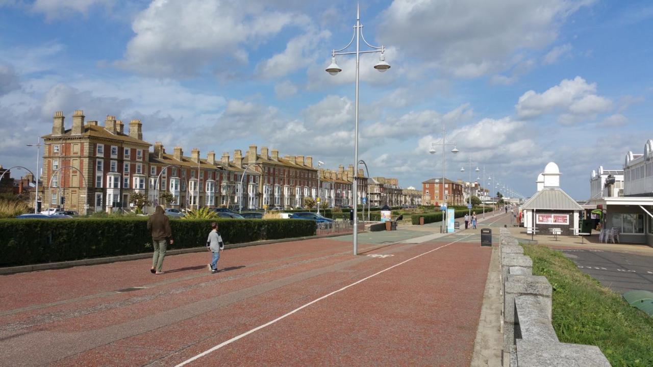 The Coventry Guest House Лоустофт Екстериор снимка
